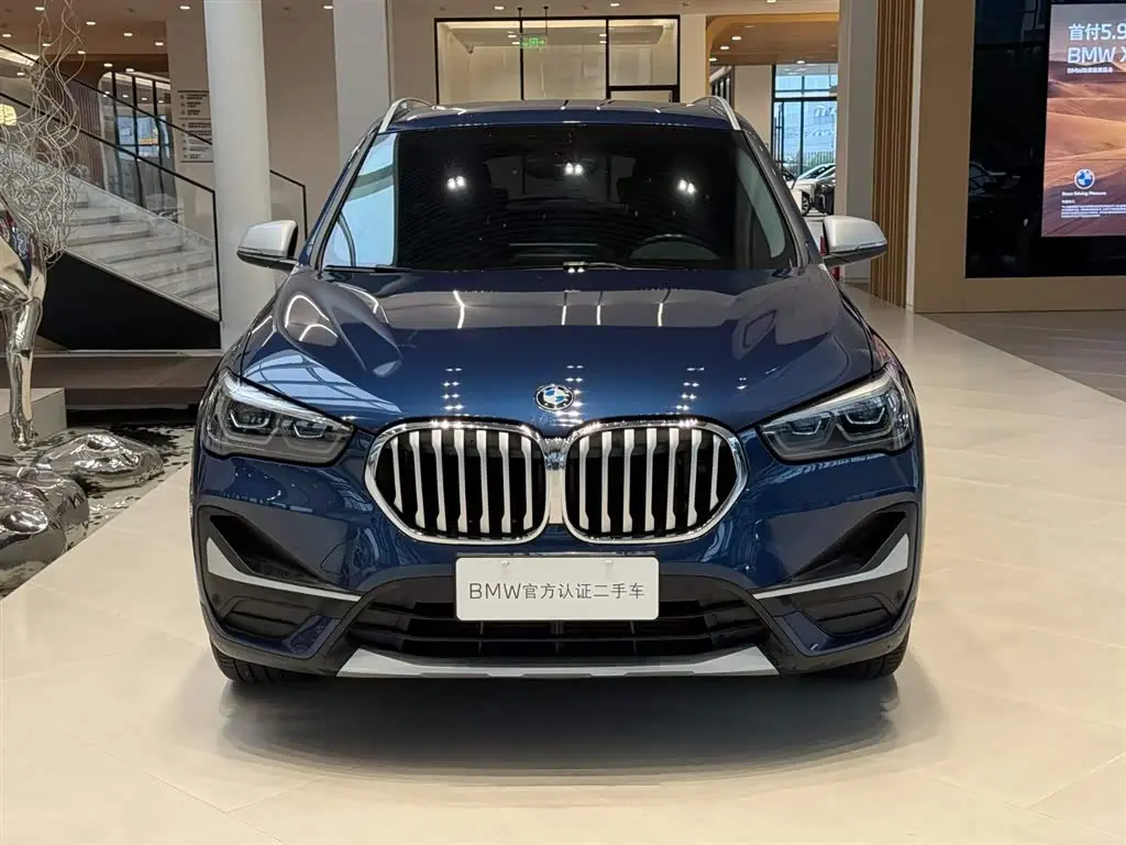 BMW X1 2021 — Фото 8/16