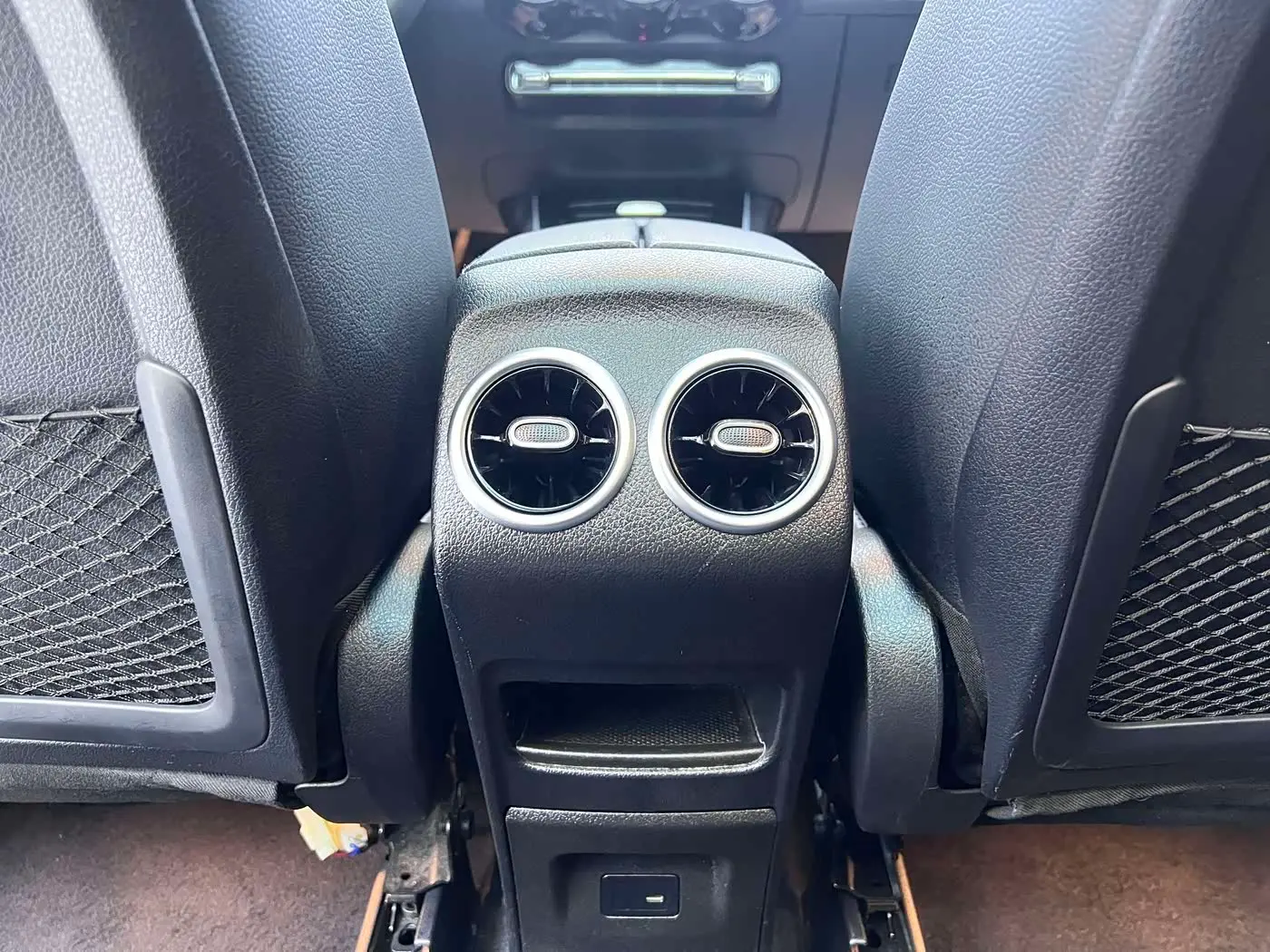 Mercedes-Benz GLB 2022 — Photo 14/20