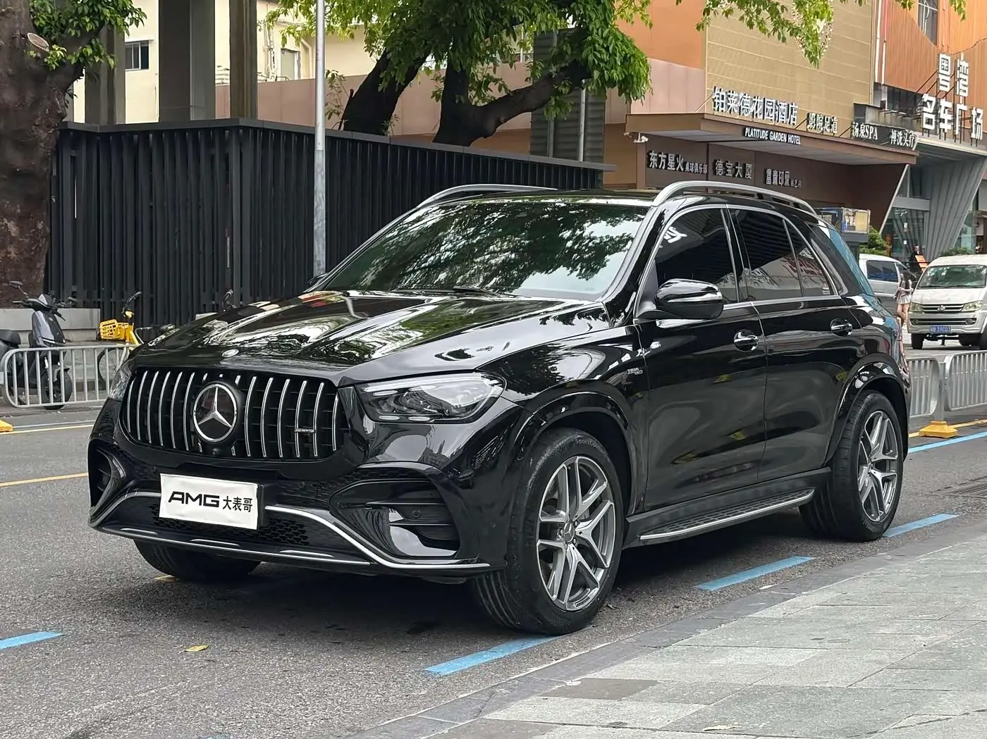 Mercedes-Benz GLE AMG 2024 — Фото 1/17