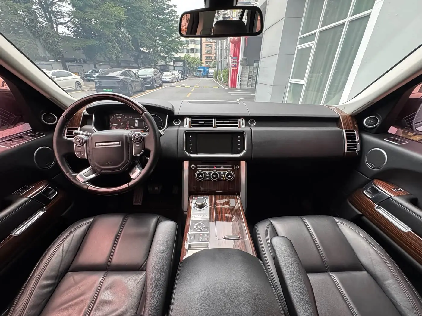 Land Rover Range Rover 2017 — Фото 13/20