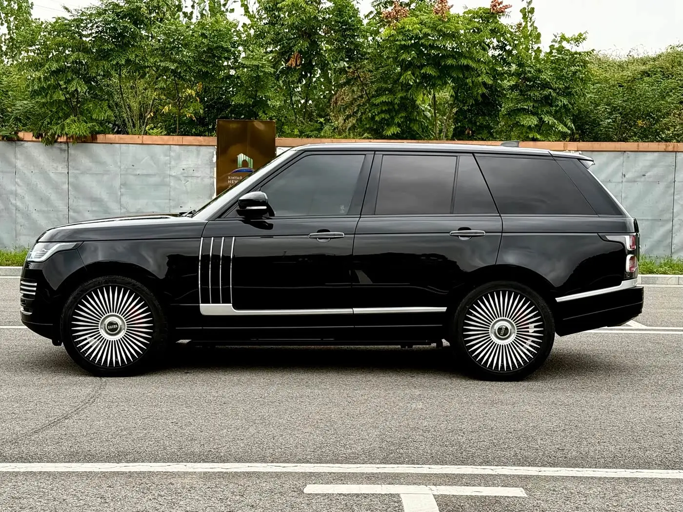 Land Rover Range Rover 2018 — Photo 16/16