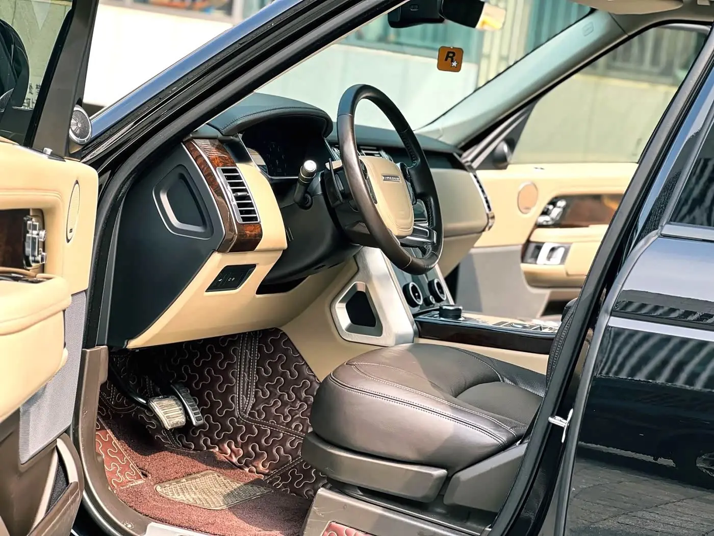 Land Rover Range Rover 2020 — Фото 3/9