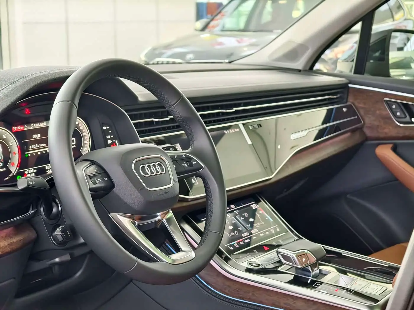 Audi Q7 2023 — Photo 9/20