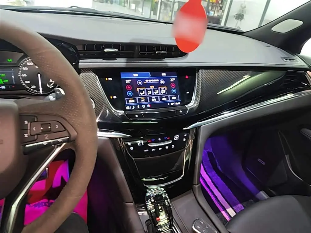Cadillac XT6 2024 — Фото 10/20
