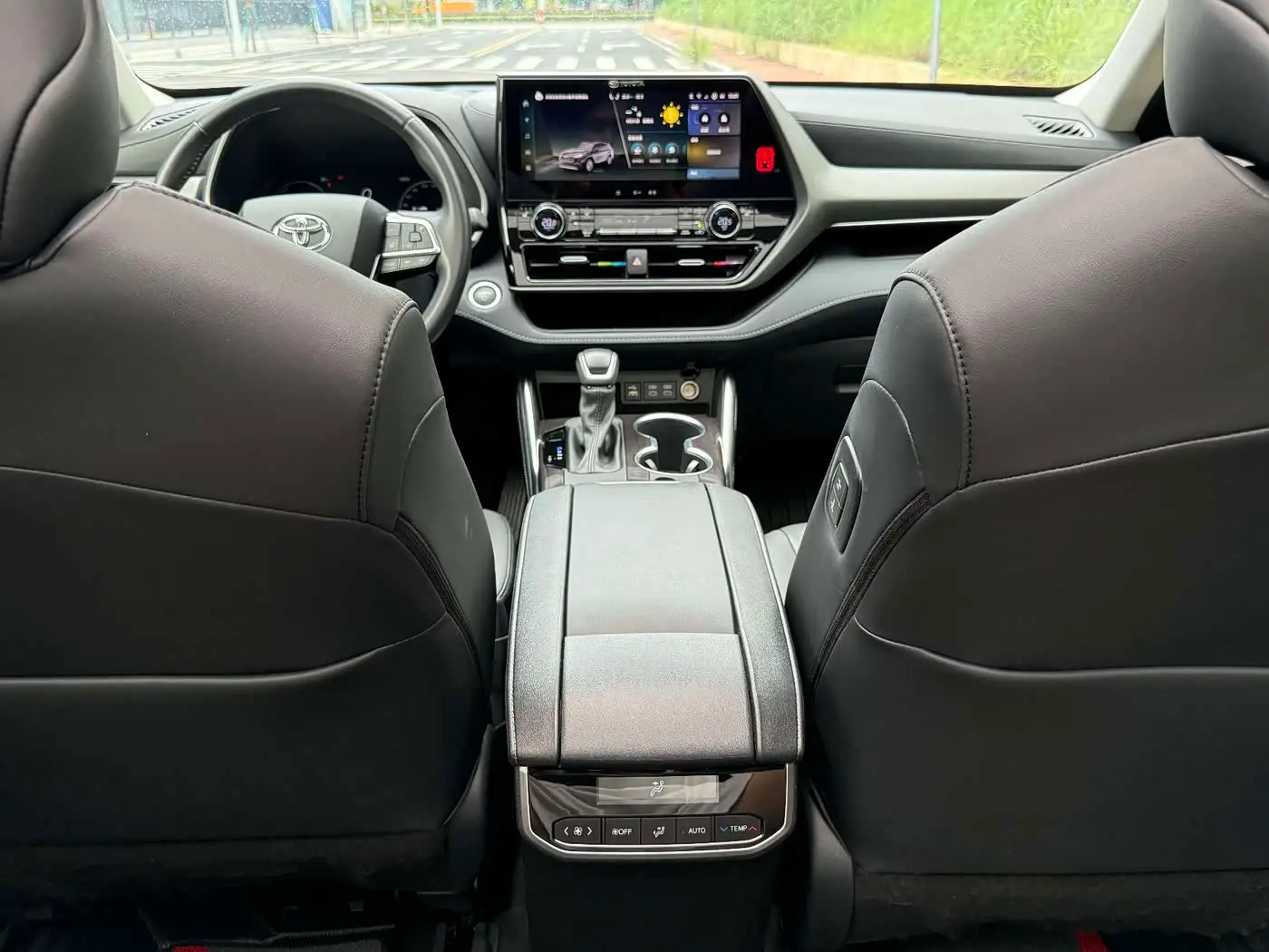 Toyota Highlander 2025 — Şəkil 9/18