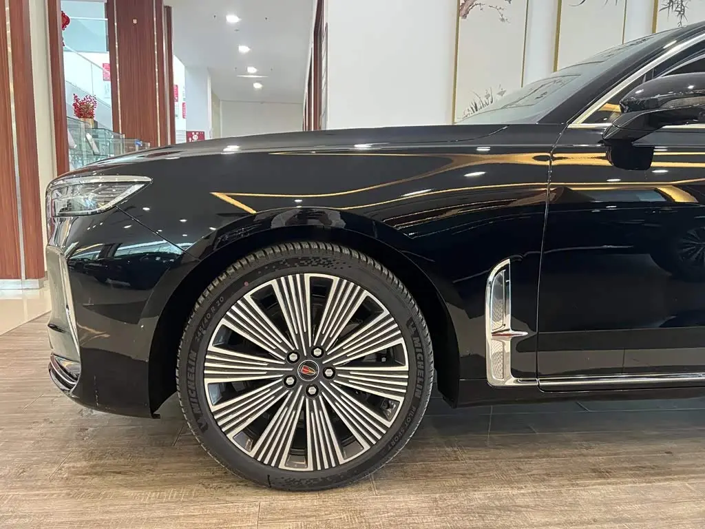 Hongqi H9 2025 — Photo 4/17