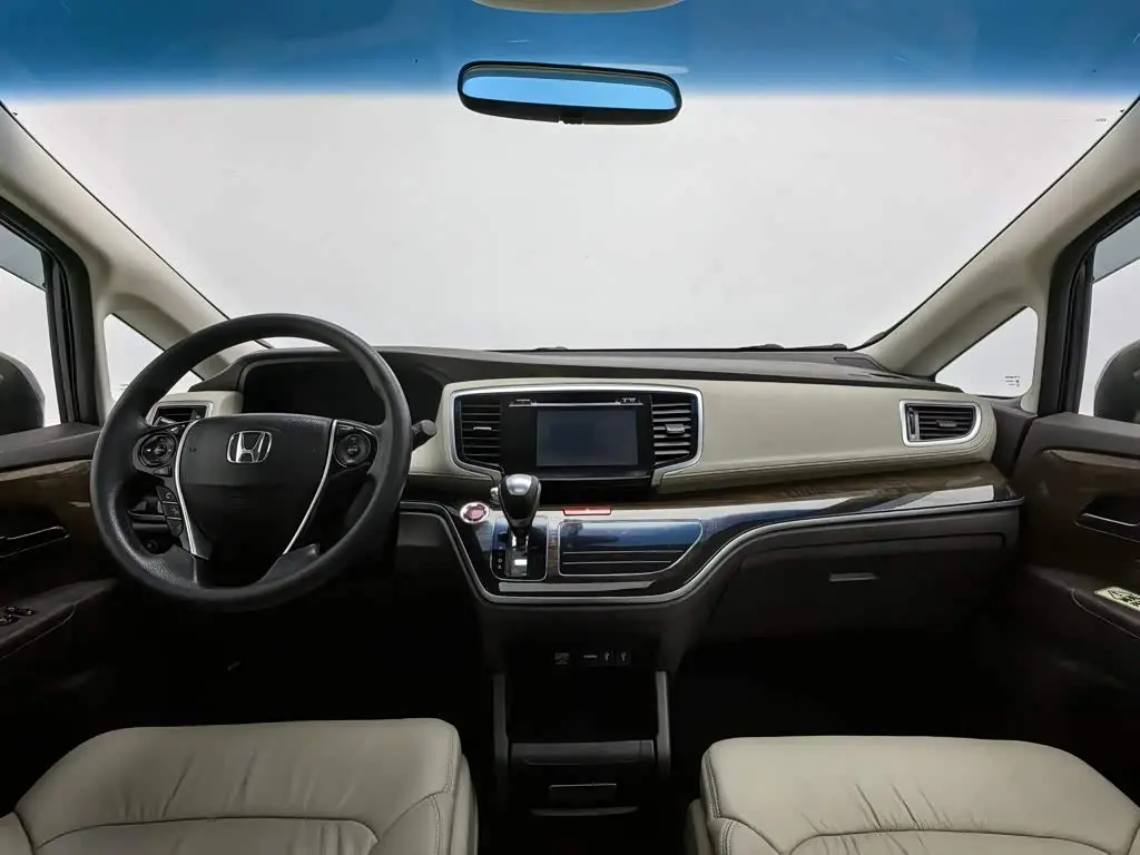 Honda Odyssey 2018 — Фото 5/20