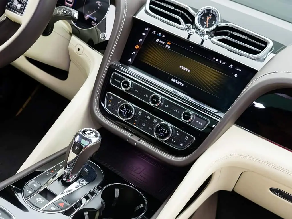 Bentley Bentayga Hybrid 2022 — Фото 18/20
