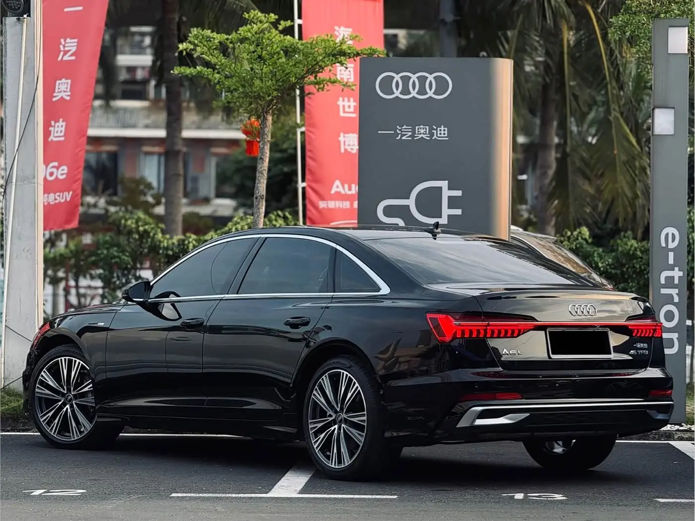 Audi A6L 2025 — Photo 11/12