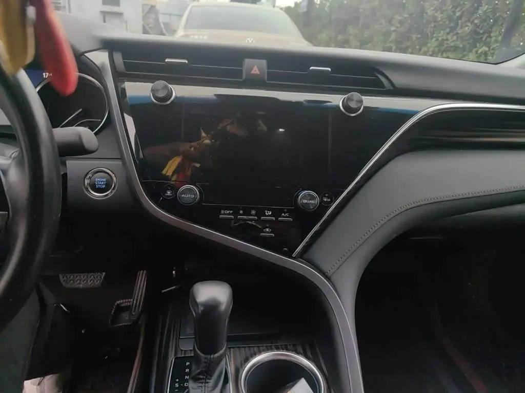 Toyota Camry 2021 — Photo 10/20