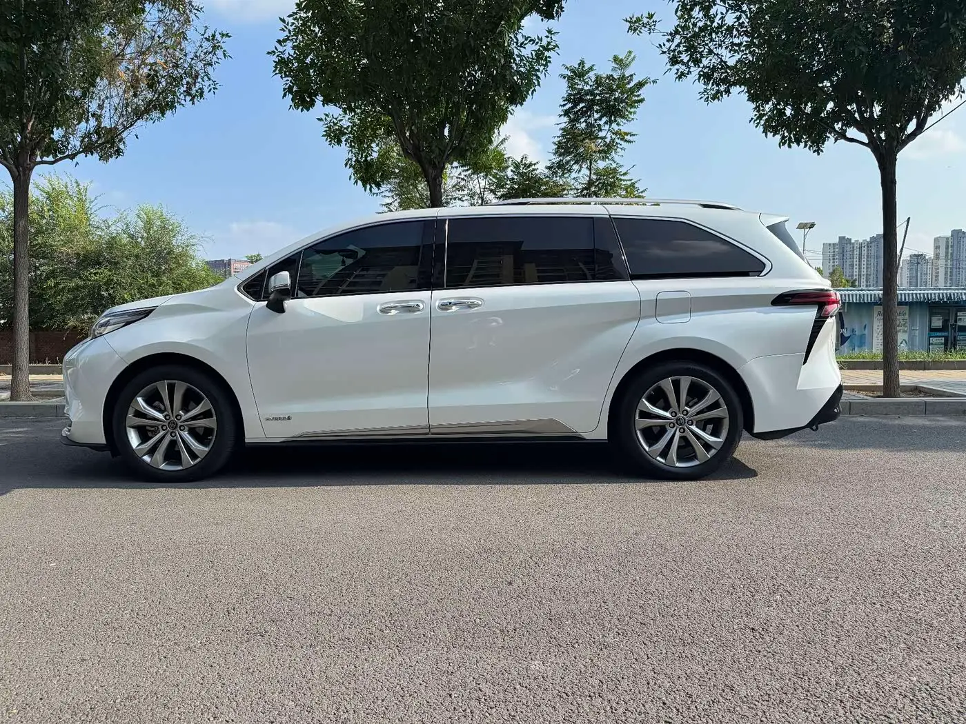 Toyota Sienna 2023 — Photo 20/20