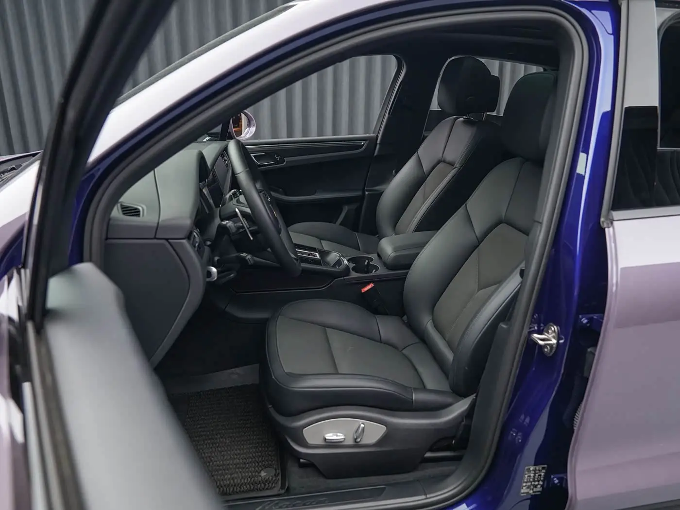 Porsche Macan 2023 — Фото 18/20