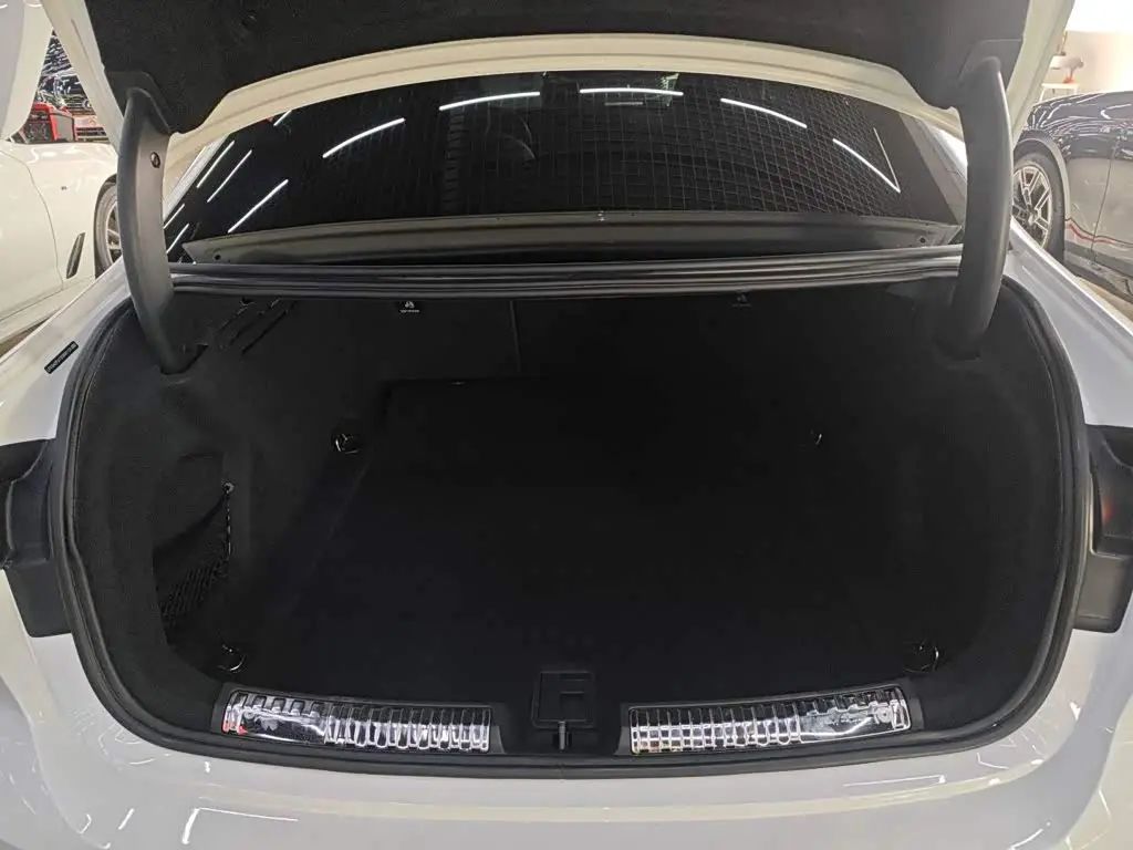 Audi A5L 2025 — Photo 14/19