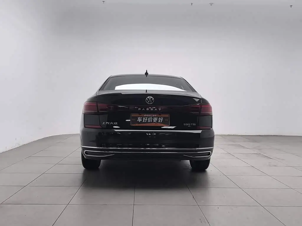 Volkswagen Passat 2022 — Photo 4/20