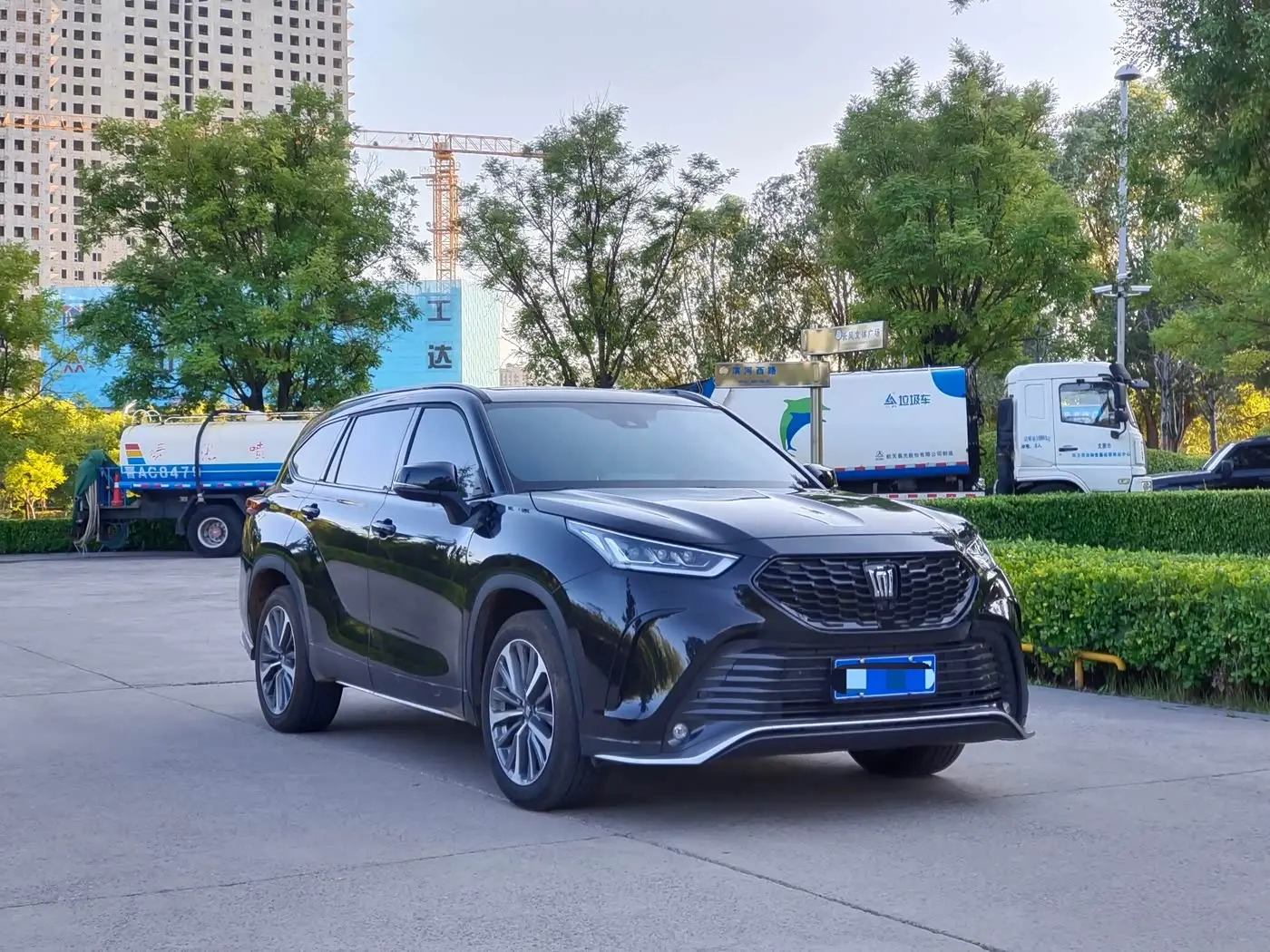 Toyota Crown Kluger 2024 — Photo 3/14