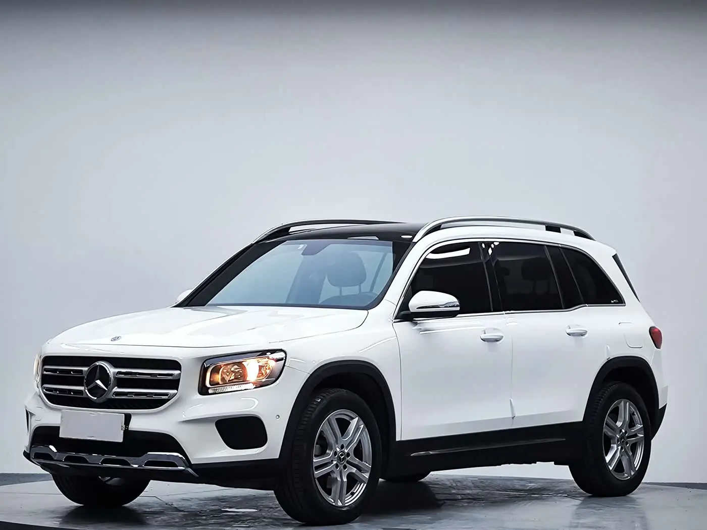 Mercedes-Benz GLB 2021 — Фото 2/20