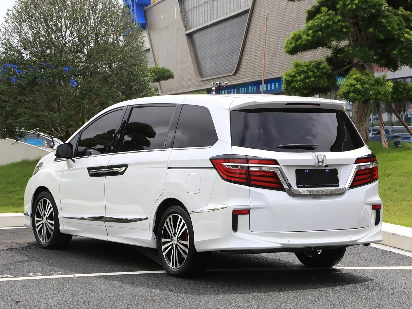 Honda Elysion 2019 — Фото 7/9