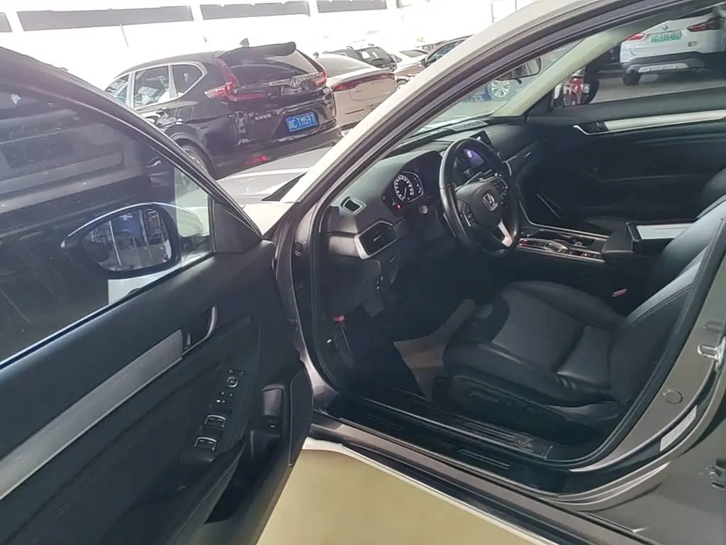 Honda Accord 2021 — Photo 11/19