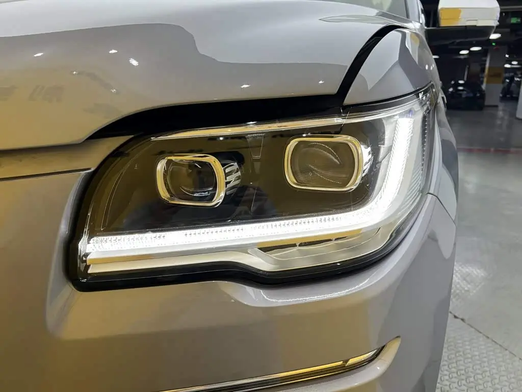 Lincoln Navigator 2022 — Photo 6/20