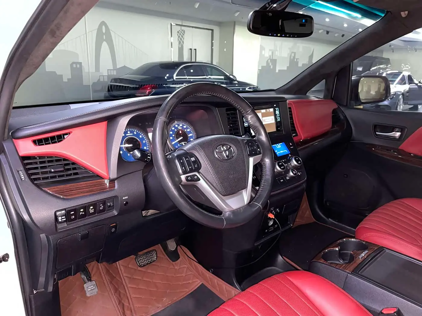 Toyota Sienna 2016 — Photo 10/20