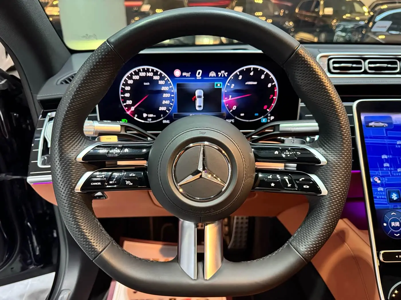 Mercedes-Benz S-Class 2025 — Фото 12/20
