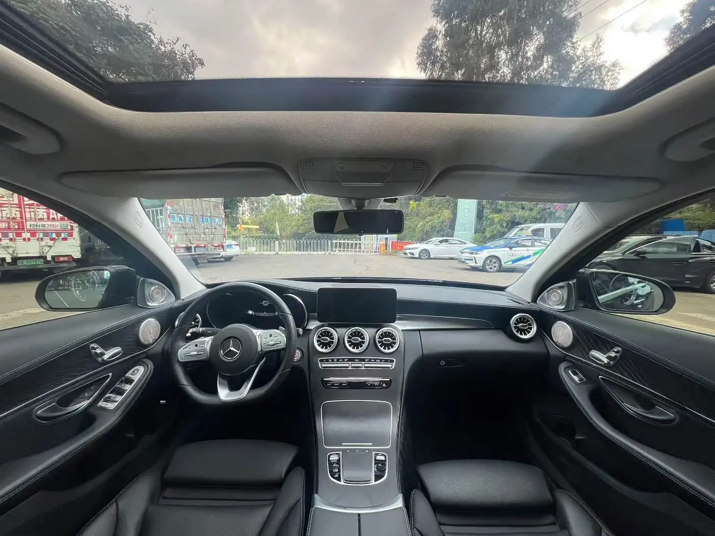 Mercedes-Benz C-Class 2020 — Photo 5/9