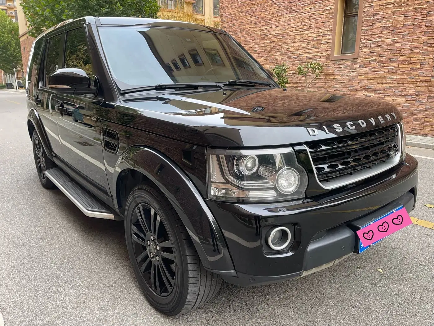 Land Rover Discovery 2015 — Photo 2/6