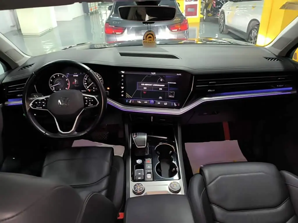 Volkswagen Touareg 2022 — Photo 9/19