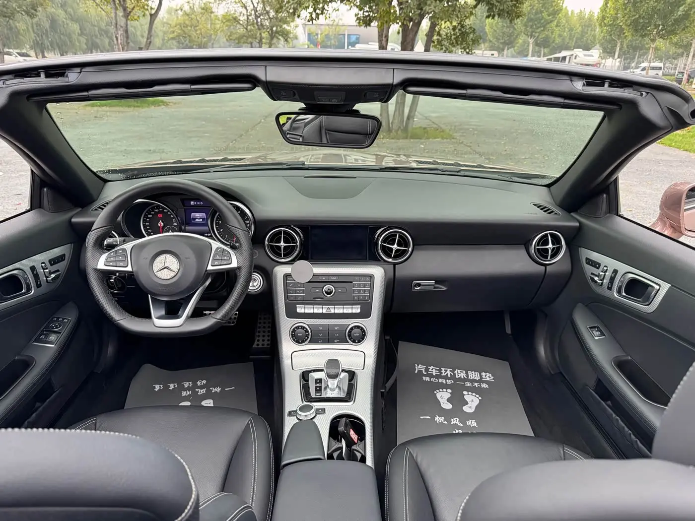 Mercedes-Benz SLC 2019 — Photo 11/20