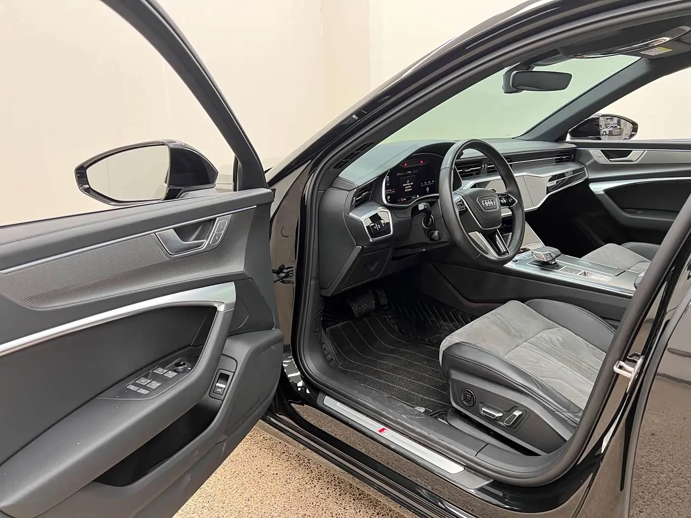 Audi A6L 2025 — Photo 6/20