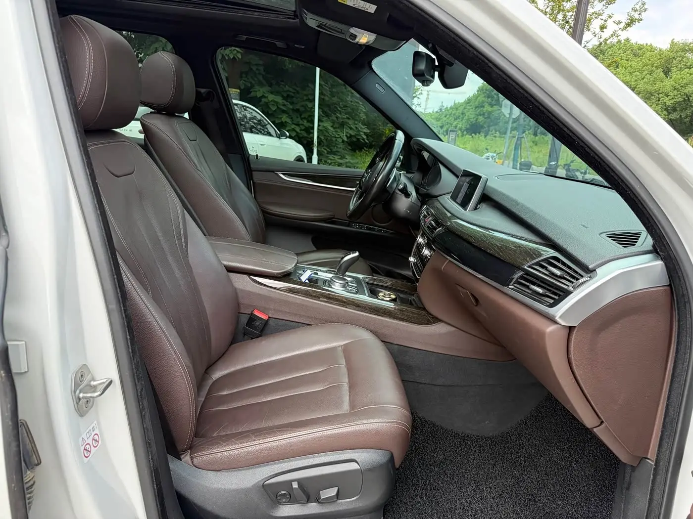 BMW X5 2019 — Фото 18/19