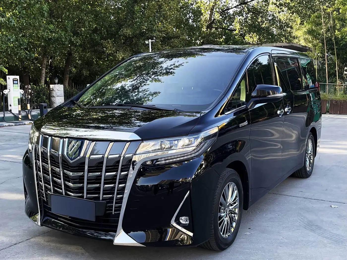 Toyota Alphard, 2021