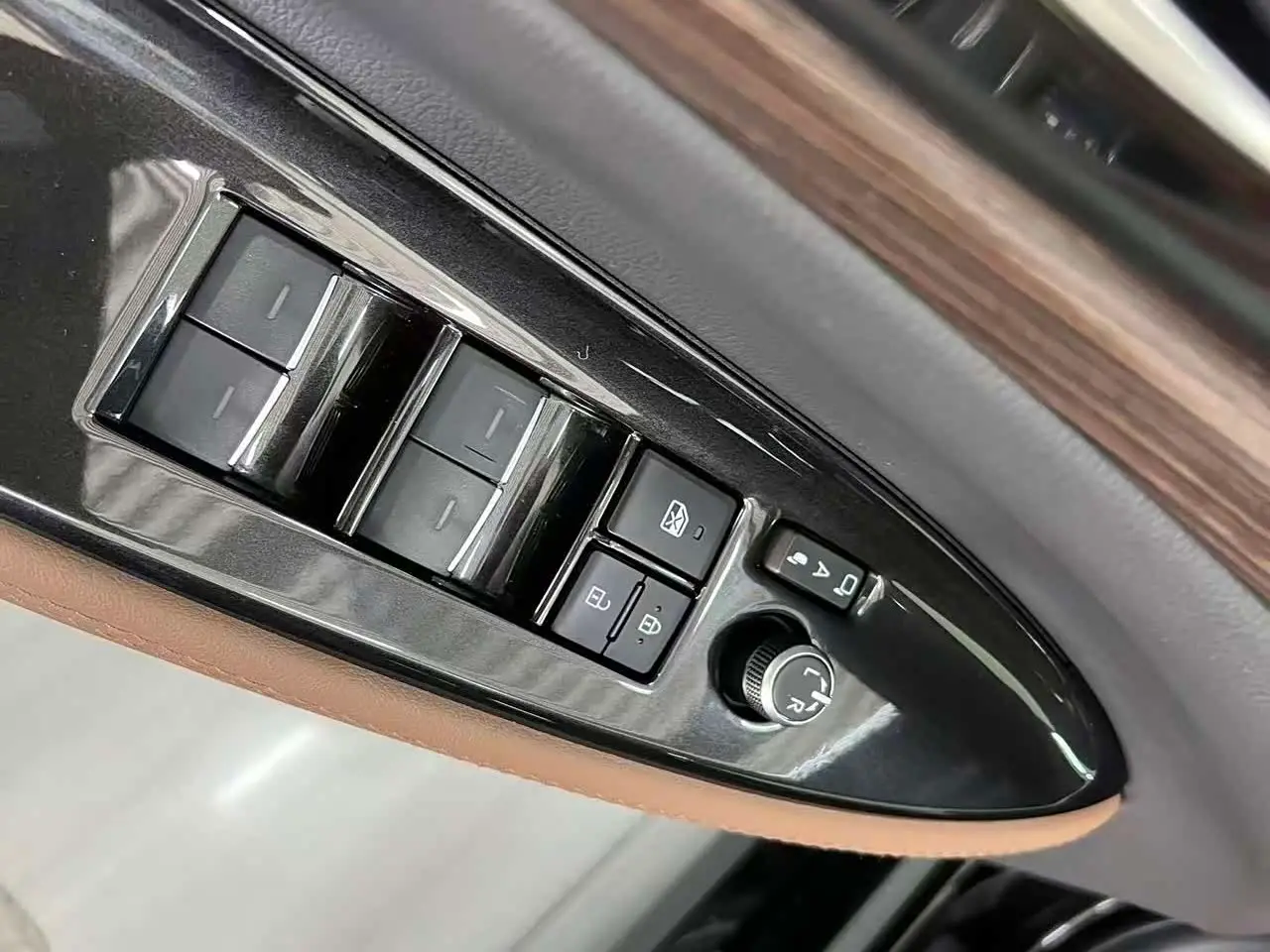 Toyota Crown 2025 — Photo 11/20
