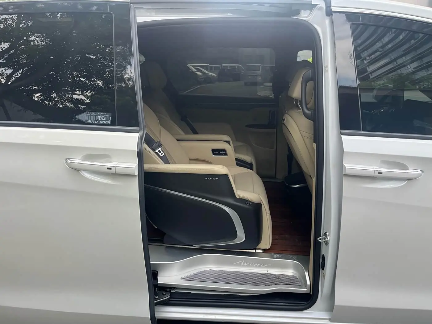 Buick GL8 2022 — Photo 18/20