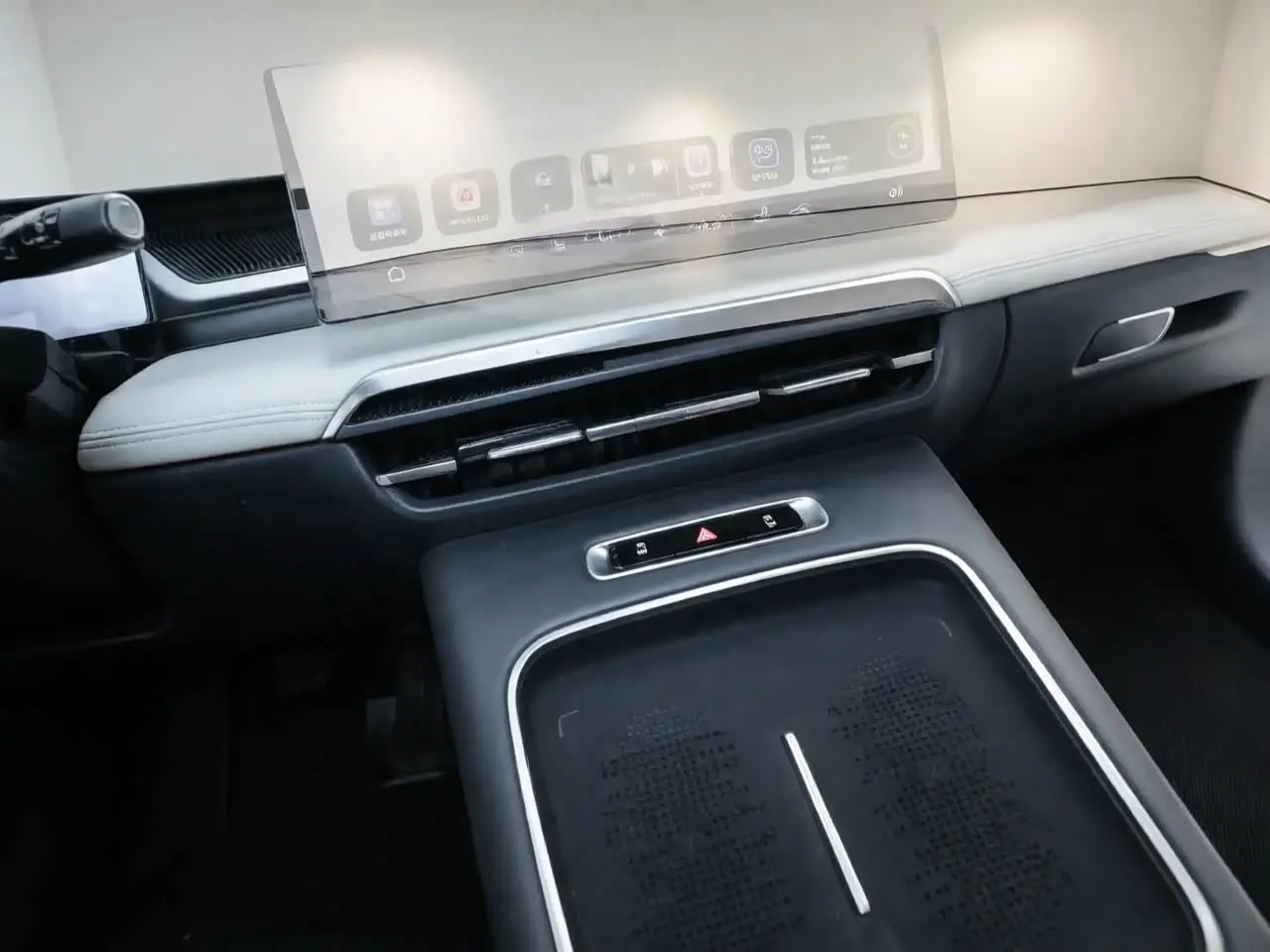 Voyah Auto Voyah Dreamer 2025 — Photo 6/15