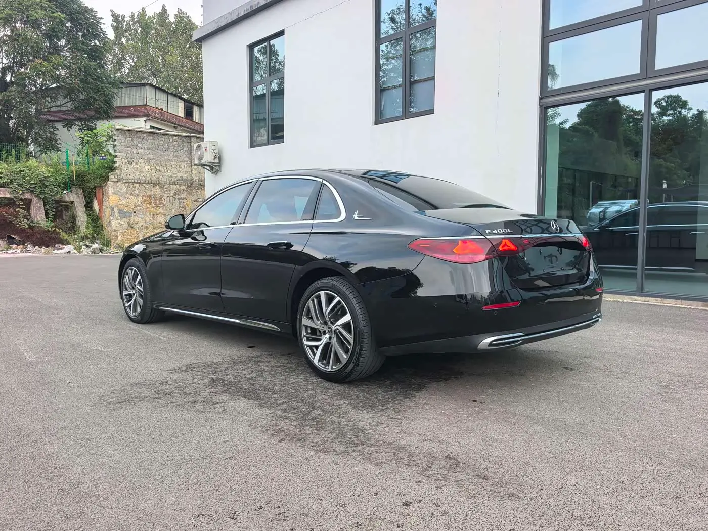 Mercedes-Benz E-Class 2024 — Photo 11/15