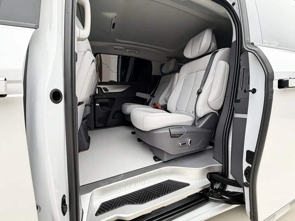 Buick GL8 2024 — ფოტო 10/15
