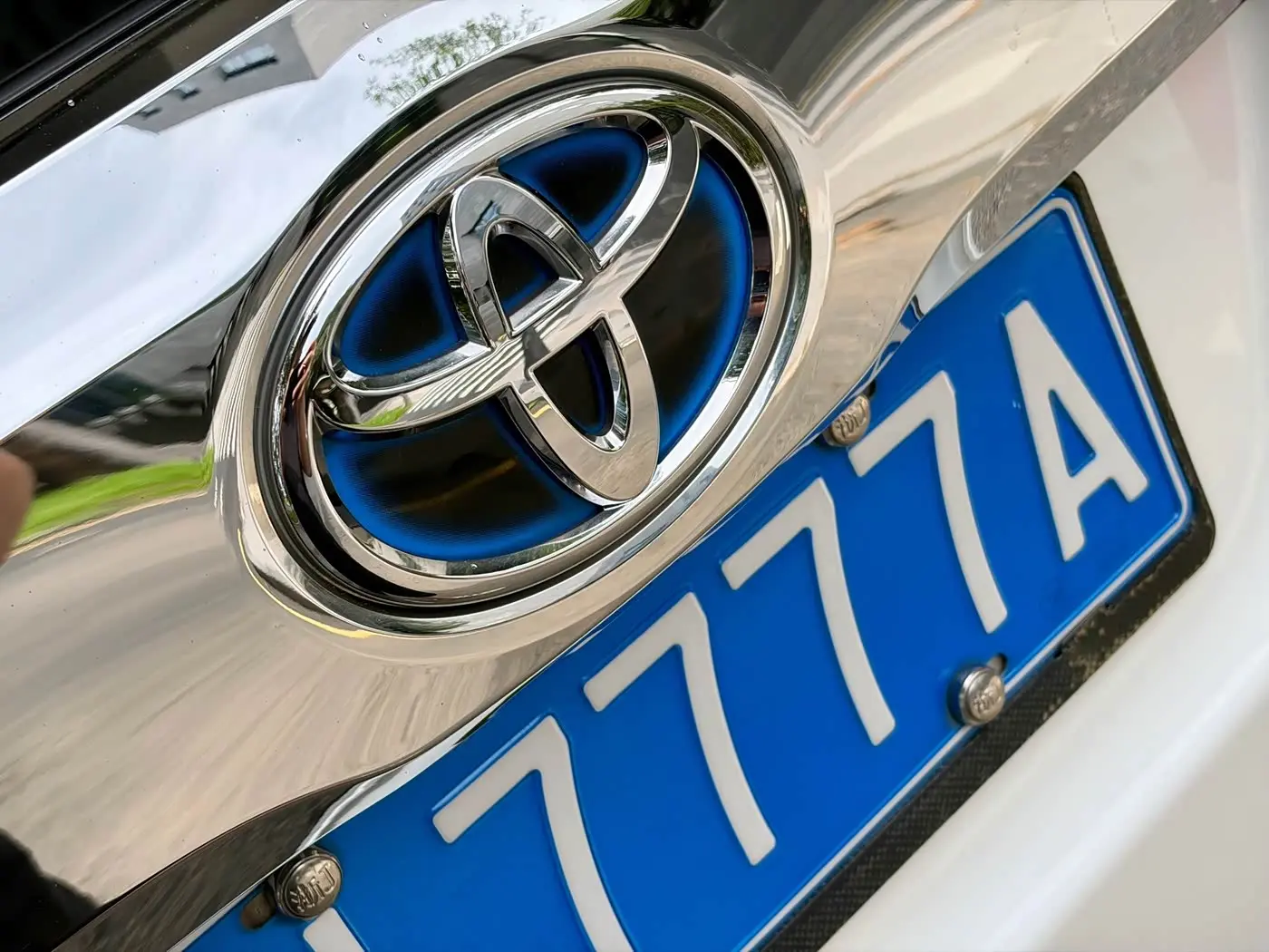 Toyota Alphard 2022 — Photo 14/18