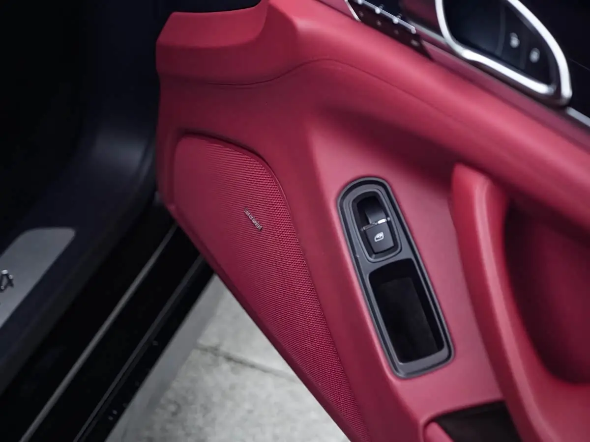 Porsche Panamera 2015 — Photo 11/20
