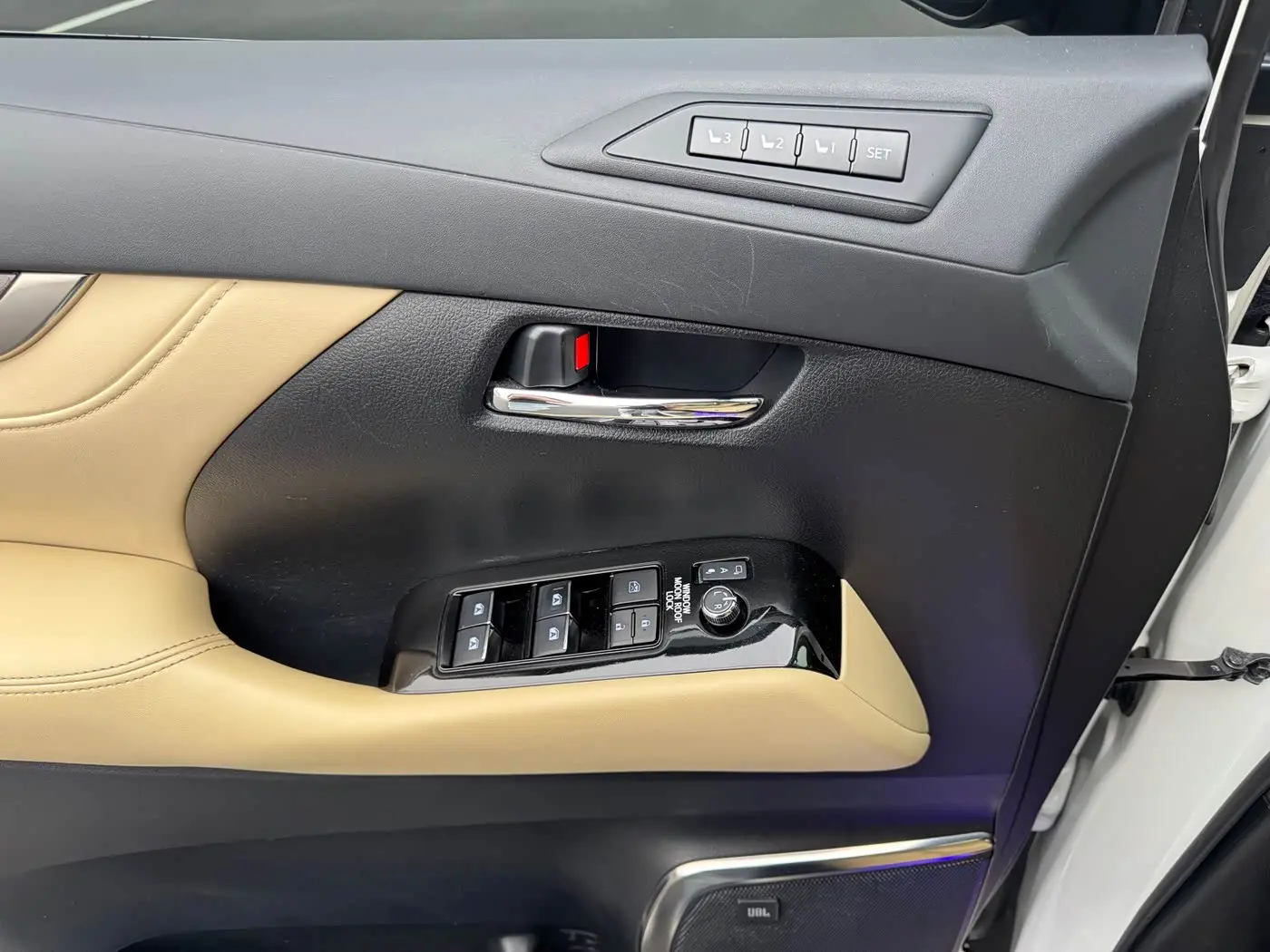 Toyota Alphard 2020 — Photo 20/20