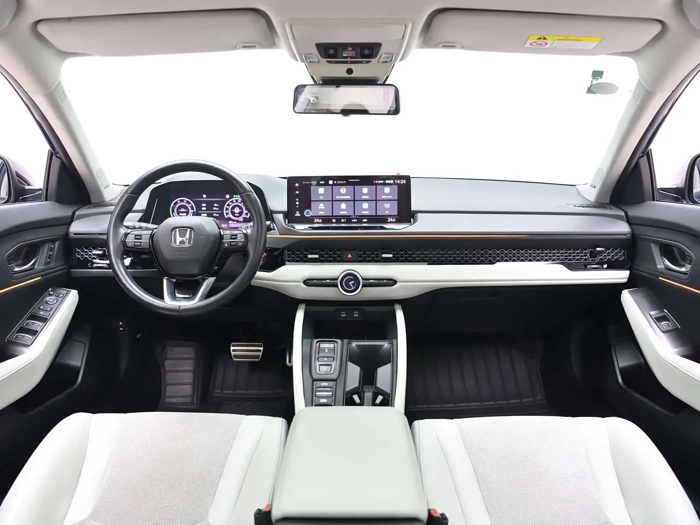 Honda Accord New Energy 2023 — Photo 13/20