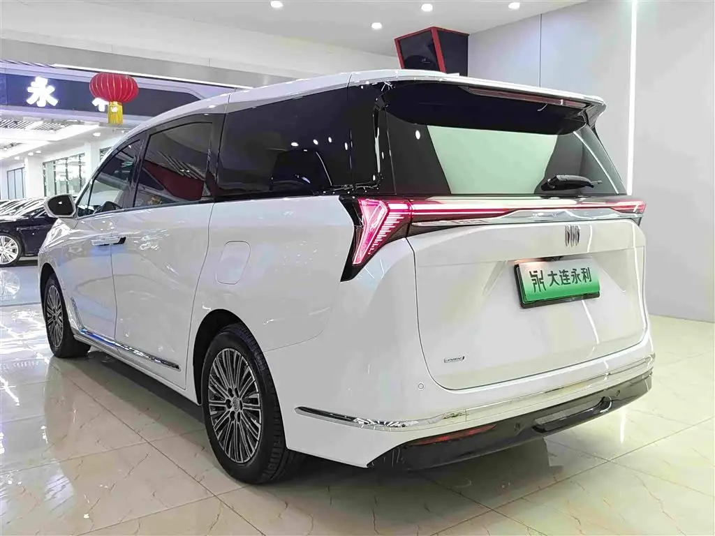 Buick GL8 New Energy 2025 — Photo 16/18