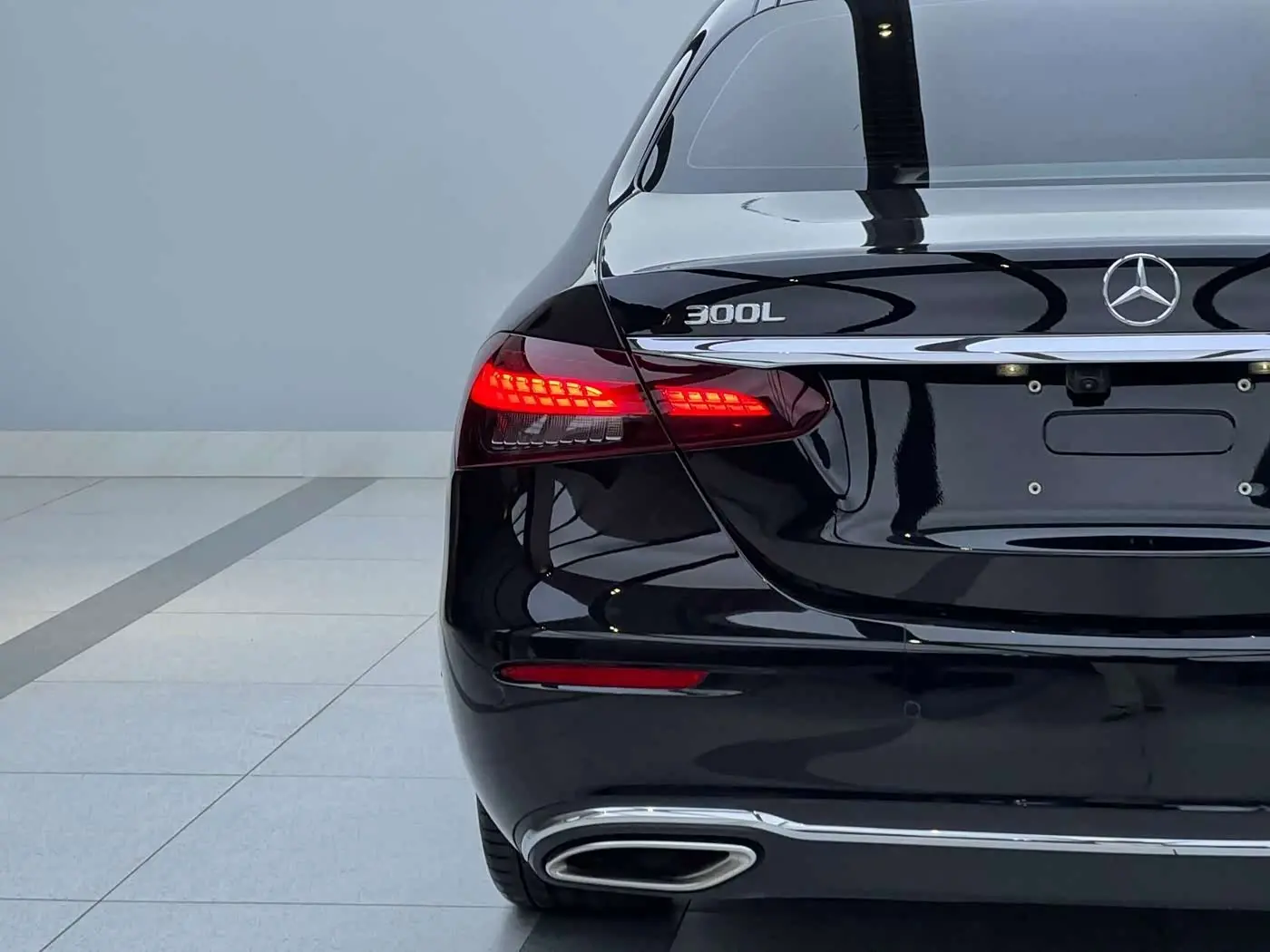 Mercedes-Benz E-Class 2023 — Şəkil 4/9