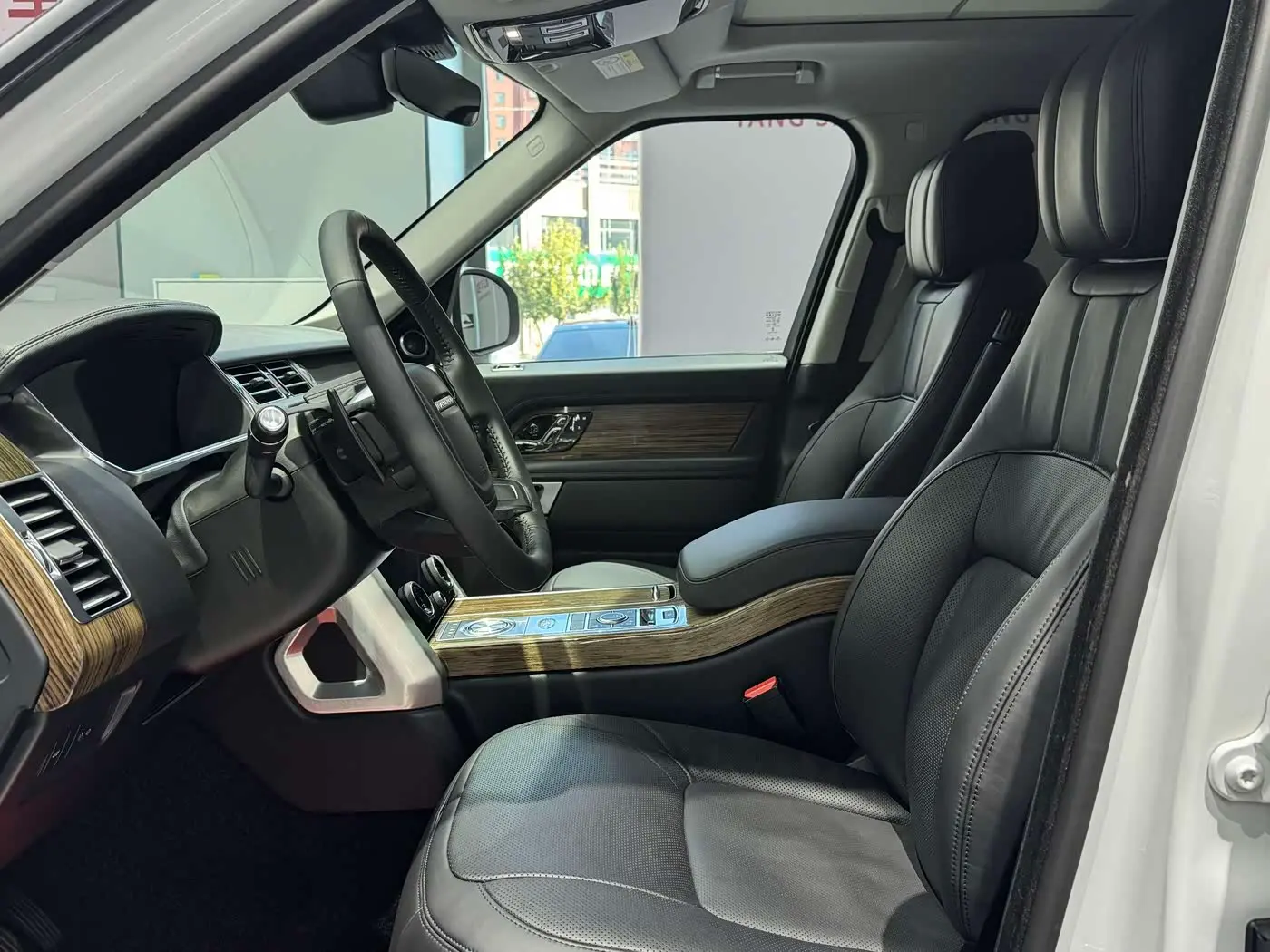Land Rover Range Rover 2019 — Фото 6/20