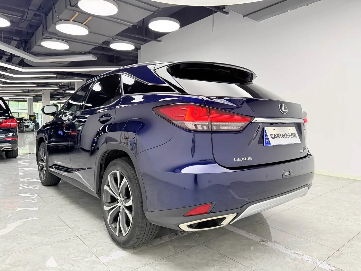 Lexus RX 2021 — Photo 4/9