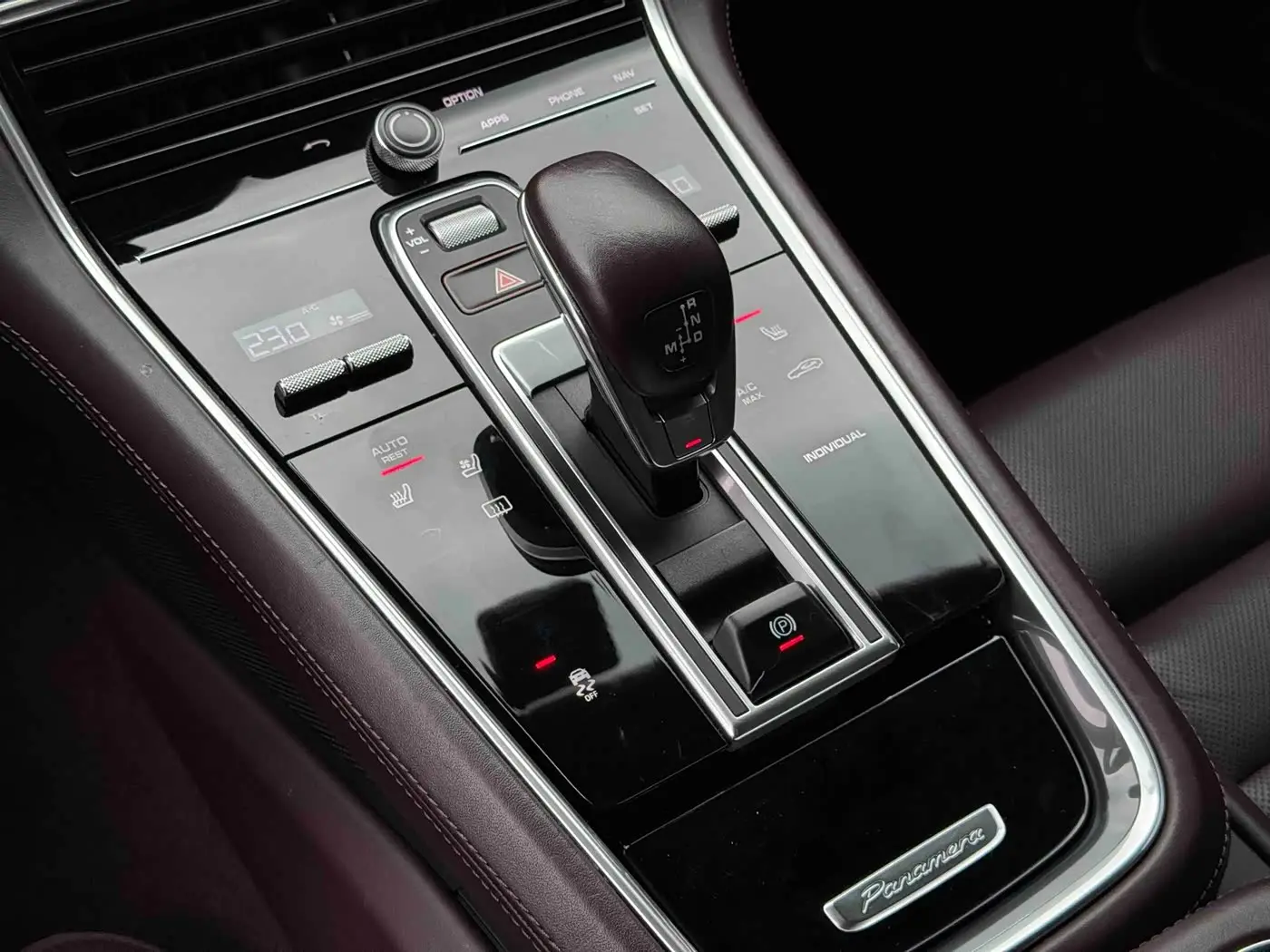 Porsche Panamera New Energy 2019 — Photo 10/19