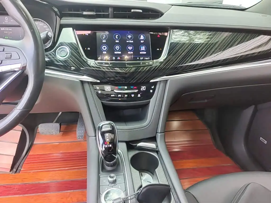 Cadillac XT6 2022 — Photo 18/20