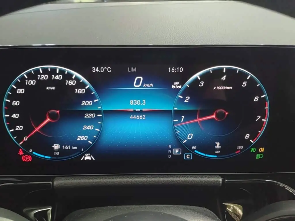 Mercedes-Benz GLA 2023 — Фото 12/20
