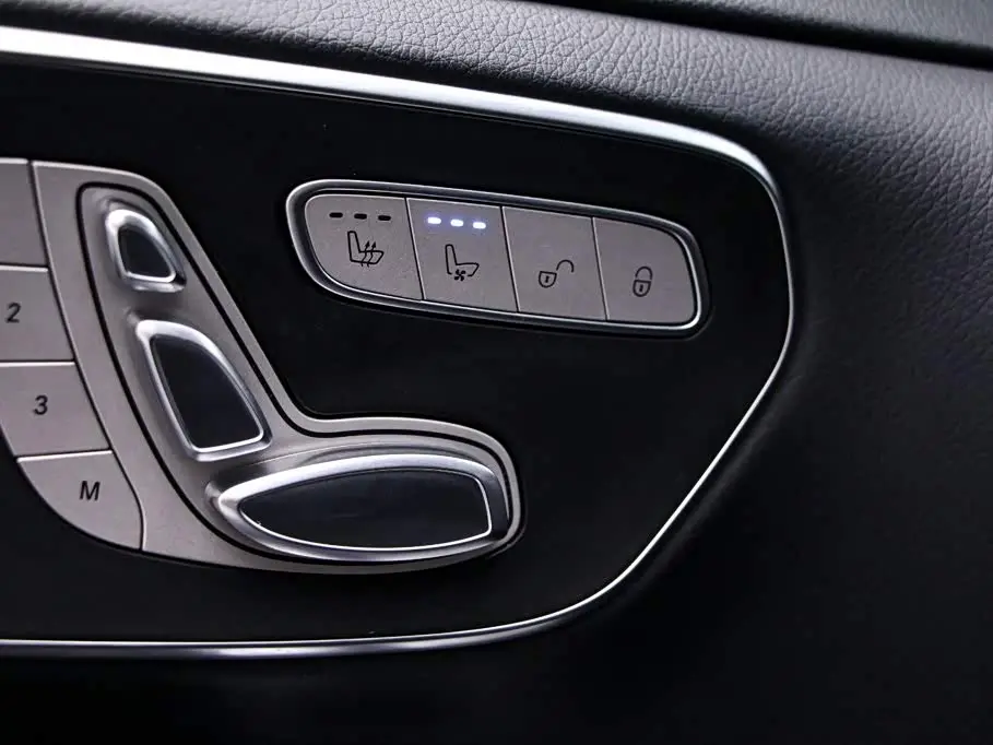Mercedes-Benz V-Class 2021 — Şəkil 13/19