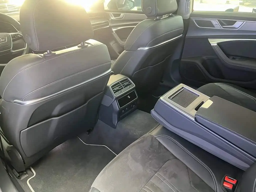 Audi A7L 2024 — ფოტო 5/9